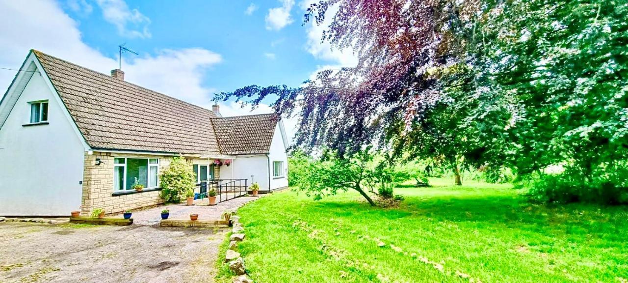 Three Bedroom Rural, Relaxing And Peaceful,Dogs Welcome! With Cymru Holidays Abergavenny Exterior foto