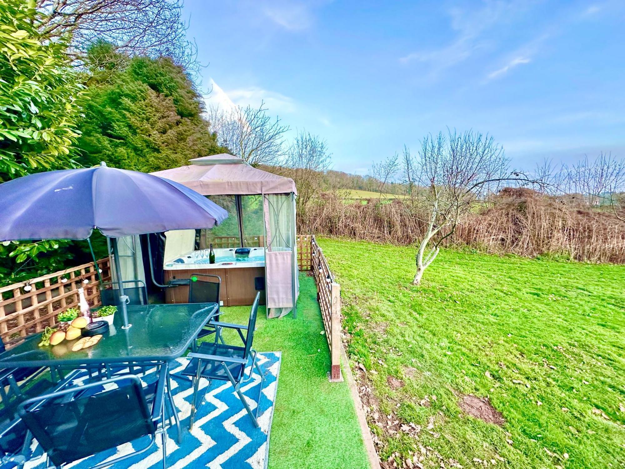 Three Bedroom Rural, Relaxing And Peaceful,Dogs Welcome! With Cymru Holidays Abergavenny Exterior foto